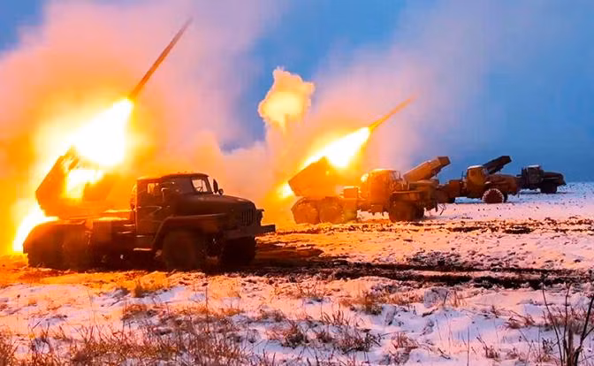 Từ góc độ này cho thấy, tương lai của cuộc xung đột Nga-Ukraine vẫn đầy bất định; tuy nhiên qua 666 ngày máu lửa, nước Nga cuối cùng đã nhìn thấy bình minh của hy vọng; còn Ukraine liên tiếp nhận tin xấu trên toàn chiến trường; liệu họ có lấy lại được đà phản công như đầu năm 2023 hay không, đó là câu hỏi chưa thể giải đáp.