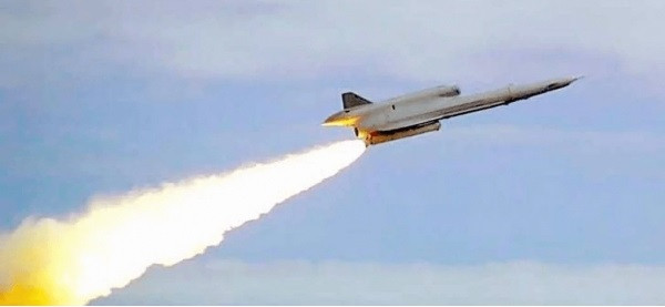 Các sự cố trước đây như vụ UAV tự sát Tu-141 của Ukraine tấn công căn cứ không quân chiến lược Engels, nằm sâu trong lãnh thổ Nga là những sai lầm điển hình do sơ hở về khả năng cảnh báo và phòng không của quân đội Nga.