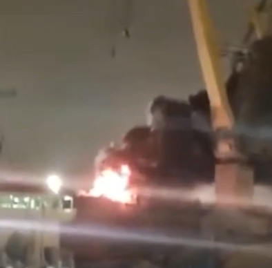 Hiện tại, rất nhiều nghi vấn về nguyên nhân của vụ cháy đã được đưa ra, do có thông tin cho rằng, tại thời điểm xảy ra vụ cháy, trên tàu chiến không có công nhân thi công; do vậy không thể có vụ hỏa hoạn lớn như vậy trên tàu được.