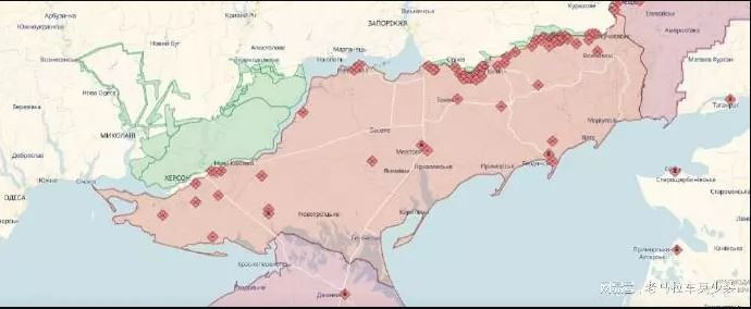 Trong khi đó, các quan chức cấp cao của Mỹ, Anh và các nước phương Tây khác thì cho rằng, việc kiểm soát “cầu đất liền” Azov là điều quan trọng nhất. Tuy nhiên, để đạt được mục tiêu chiến lược này, Ukraine có thể trả cái giá là bị Nga tái tràn ngập phần lãnh thổ. Nhưng mục tiêu là chấm dứt xung đột càng sớm càng tốt;