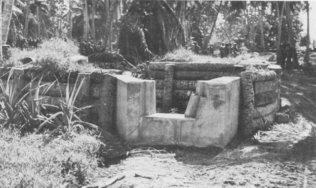 Có 1.300 lính bộ binh và 640 lính hải quân bố trí khắp các địa đạo và gian phòng. Dọc theo chân núi là những boongke và giao thông hào cho bộ binh Nhật. Các lỗ châu mai được đặt theo nhiều hướng sao cho lính Nhật có thể quan sát lẫn nhau và hỗ trợ cho nhau bằng hỏa lực súng máy.