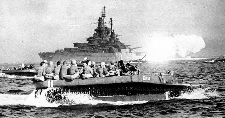 Ngày 20/2/1945, lúc 7 giờ 40 phút sáng, các hải pháo Mỹ lại tiến hành bắn phá chuẩn bị cho đợt tấn công. 50 phút sau, thủy quân lục chiến Mỹ bắt đầu tiến lên. Một trung đoàn nhận mục tiêu tấn công núi Suribachi còn ba trung đoàn khác nhắm vào mục tiêu là cao nguyên Motoyama.