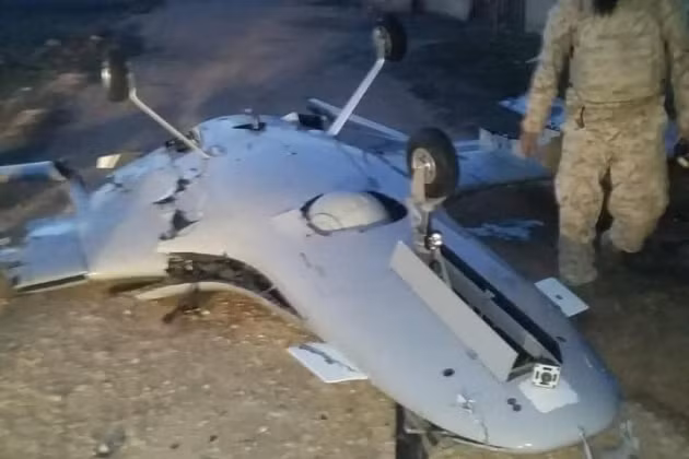 Ankara đã nổi cơn thịnh nộ trong bối cảnh quân đội Nga không chỉ bắn hạ thành công, mà còn bắt được máy bay không người lái do thám và tấn công đa năng đang nổi như cồn Bayraktar TB2 của Thổ Nhĩ Kỳ.