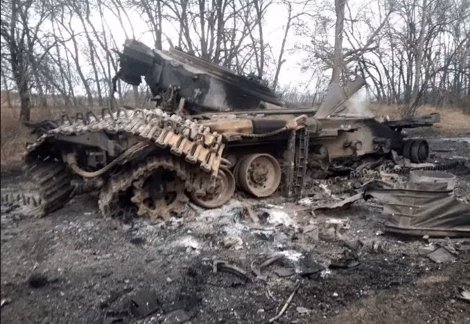 Một dự đoán cho rằng, Ukraine đã gây ra tổn thất cực kỳ nghiêm trọng cho Nga, kéo theo đó là bộ máy quân sự của Moscow xuống cấp nghiêm trọng, phía Nga có huy động thêm nữa cũng không đủ để giành lại thế chủ động. Sự hiện diện quân sự của Nga ở trên lãnh thổ Ukraine sẽ gặp nguy hiểm thực sự.