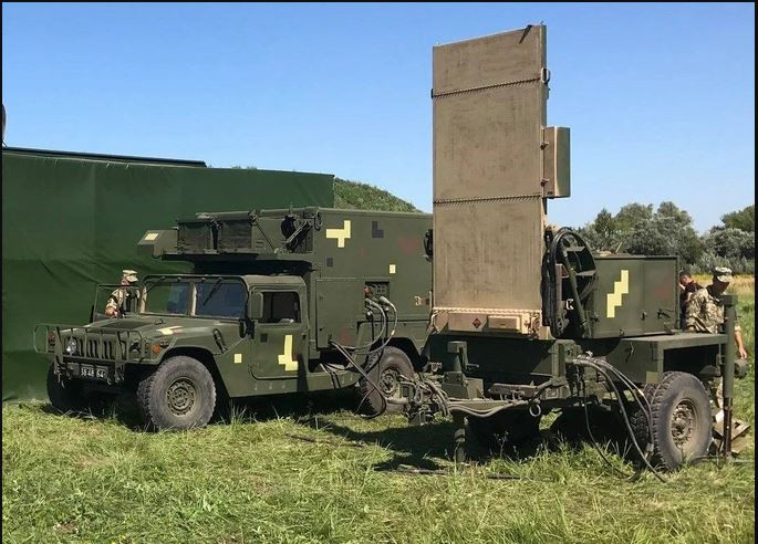 Theo các chuyên gia độc lập nhận xét, những vệ tinh quân sự của Nga, độ phân giải thậm chí còn thua kém các vệ tinh thương mại của phương Tây. Còn radar trinh sát pháo AN/TPQ-36 của Mỹ viện trợ cho Ukraine, vượt xa các loại radar cùng thời của Nga.