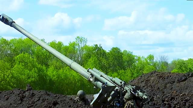 Mặc dù Bộ trưởng Quốc phòng Nga Shoigu cho biết, 71% vũ khí trang bị quân sự của Nga là loại hiện đại, nhưng pháo binh Nga lại kém hơn đáng kể; đặc biệt là khi đối đầu với các loại pháo tầm xa do phương Tây viện trợ cho quân đội Ukraine. 