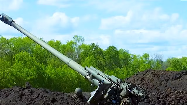 Mặc dù Bộ trưởng Quốc phòng Nga Shoigu cho biết, 71% vũ khí trang bị quân sự của Nga là loại hiện đại, nhưng pháo binh Nga lại kém hơn đáng kể; đặc biệt là khi đối đầu với các loại pháo tầm xa do phương Tây viện trợ cho quân đội Ukraine. 