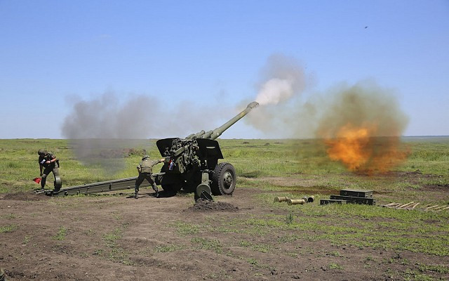 Mặc dù pháo 2A65 "Muta-B" của Nga tầm bắn tối đa có thể đạt tới 28,9 km khi dùng đạn tăng tầm, nhưng quân đội Nga lại thiếu loại đạn đặc biệt này. Chưa kể các loại đạn dẫn đường chính xác như "Excalibur" của Mỹ có tầm bắn xa hơn và mức chính xác cao hơn.