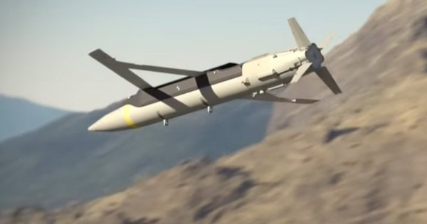 Phương Tây hy vọng loại bom GLSDB này sẽ giúp Ukraine có thêm vũ khí tầm xa, có khả năng tấn công sâu vào các khu vực lãnh thổ của Ukraine, hiện do Nga chiếm đóng; trong đó có cả các khu vực ở phía bắc bán đảo Crimea, tờ Politico của Mỹ viết.