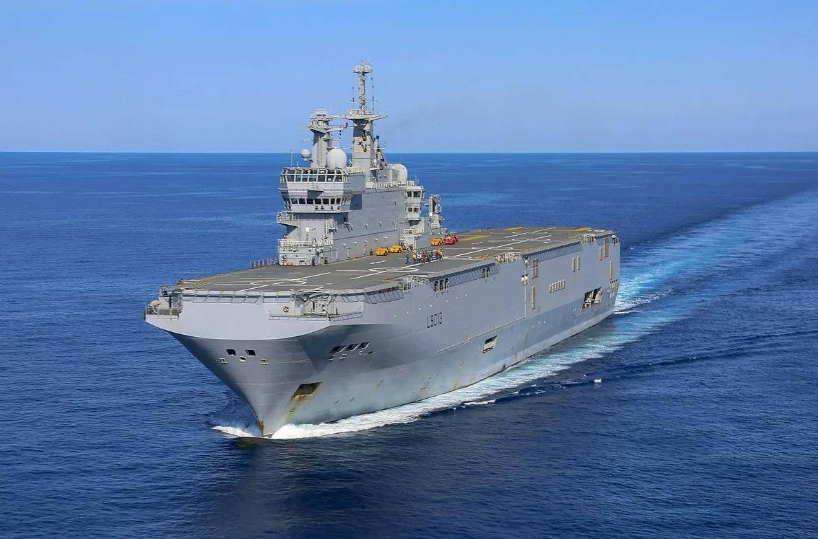 Mistral: Lớp tàu đổ bộ tấn công hiện đại nhất của Hải quân Pháp - Hình 2 Mistral: Lop tau do bo tan cong hien dai nhat cua Hai quan Phap-Hinh-2