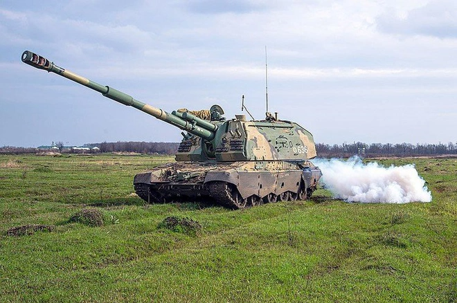 Lựu pháo 2S19M2 có thể bắn các loại đạn tiêu chuẩn 152mm, nhưng cũng được trang bị nhiều loại đạn khác nhau, chẳng hạn như đạn con chống tăng ЗO-23, nặng 42,8kg và có tầm bắn tối đa 26km. 