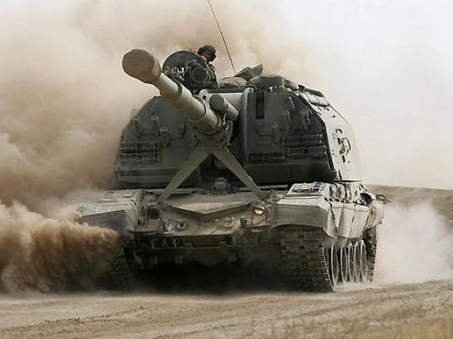 Pháo 2S19M2 sử dụng chung khung gầm với xe tăng T-80, được trang bị động cơ diesel làm mát bằng nước B-84A có công suất hơn 600 kilowatt và tốc độ tối đa 60 km/h (trên đường nhựa). Tuy nhiên do trọng lượng lớn, khả năng cơ động và khả năng sống sót trên chiến trường không tốt bằng một số loại pháo khác của Nga. 