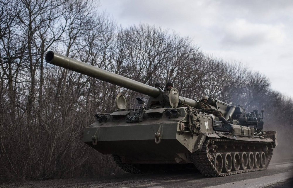 Trước tình hình trên, Quân đội Nga đã nhiều lần đưa vũ khí từ thời kỳ Liên Xô ra sử dụng, nhưng dù sao những vũ khí này cũng đã chế tạo cách đây trên 40 năm, như "siêu pháo" 2S7 Pion lớn nhất của Liên Xô, có cỡ nòng đến 230mm.