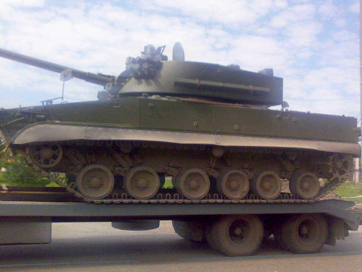 Theo tờ Svpressa, súng cối tự hành 120mm 2S31 Vena của Quân đội Nga đã xuất hiện trên chiến trường Ukraine và ngay lập tức thu hút sự chú ý. Sự thật này đã được các phương tiện truyền thông độc lập ghi lại, và phương Tây cũng như các nhà phân tích quân sự chắc chắn sẽ theo dõi cối tự hành 2S31 Vena.