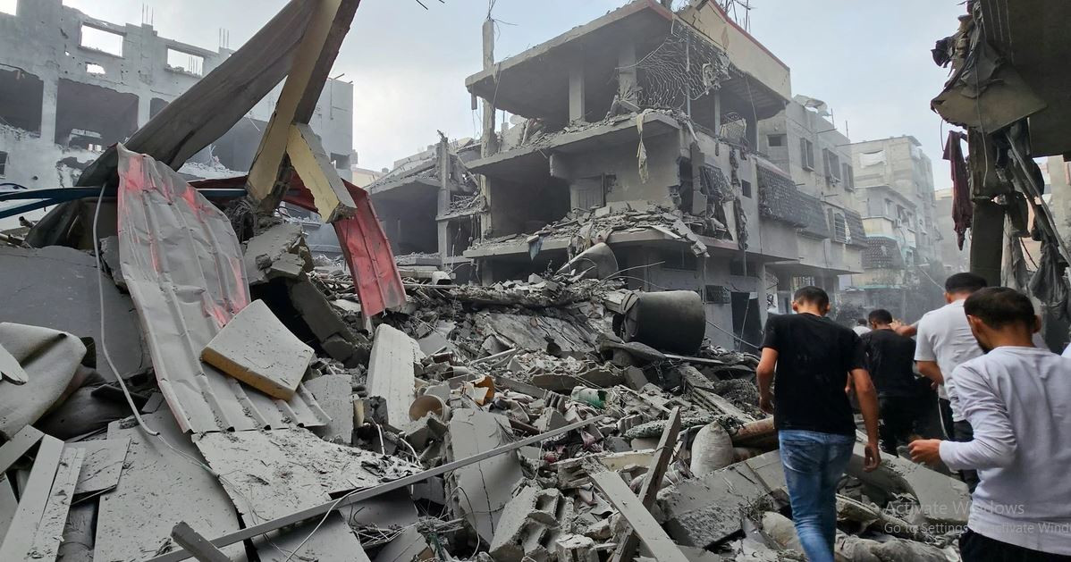 Một số cuộc xung đột giữa người Palestine và Israel trước đây thường kết thúc theo cách này. Khi đủ người chết, chiến tranh sẽ kết thúc. Sau đó hai bên “lau máu mũi” rồi tiếp tục quay lại đánh nhau. Ngay cả khi Israel loại bỏ được Hamas, thì nhiều tổ chức cực đoan hơn sẽ đi theo con đường của Hamas. Đây là một ngõ cụt không có giải pháp.