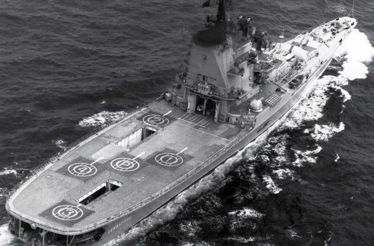 Hai nước này quả thực đã biến hai con tàu sân bay này làm sắt vụn, chứ không phải để nghiên cứu hay tái sử dụng. Ngay khi nhận được hàng, họ bắt đầu tháo dỡ tàu thành sắt vụn. Đây cũng trở thành kết cục cuối cùng của hai tàu sân bay trực thăng lớp Moscow.