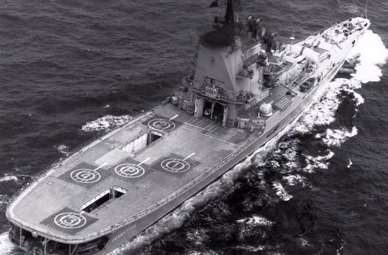 Hai nước này quả thực đã biến hai con tàu sân bay này làm sắt vụn, chứ không phải để nghiên cứu hay tái sử dụng. Ngay khi nhận được hàng, họ bắt đầu tháo dỡ tàu thành sắt vụn. Đây cũng trở thành kết cục cuối cùng của hai tàu sân bay trực thăng lớp Moscow.