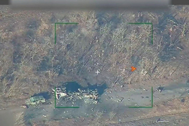 Để ngăn Không quân Nga thả bom lượn, hiện Quân đội Ukraine chỉ có tên lửa phòng không Patriot của Mỹ và S-300 của Liên Xô là có đủ tầm bắn để ngăn máy bay Nga thả những quả bom này; nhưng số lượng những vũ khí trên của Kiev rất hạn chế và việc đưa chúng ra sát chiến tuyến tiềm ẩn những rủi ro rất lớn.