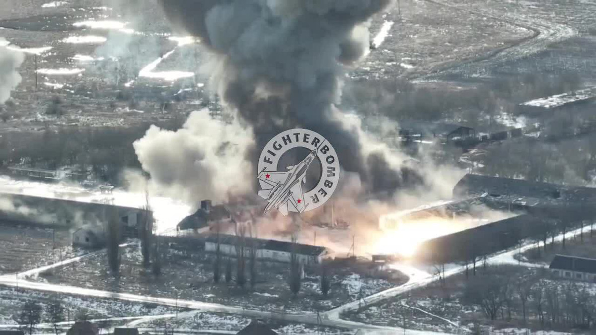 Hiện tại, các nước phương Tây đã đề xuất giúp Ukraine máy bay chiến đấu F-16 để ngăn chặn Su-34 của lực lượng không quân chiến thuật Nga thả bom lượn; giảm bớt mối đe dọa của "bom địa ngục" đối với lực lượng chiến đấu mặt đất. 