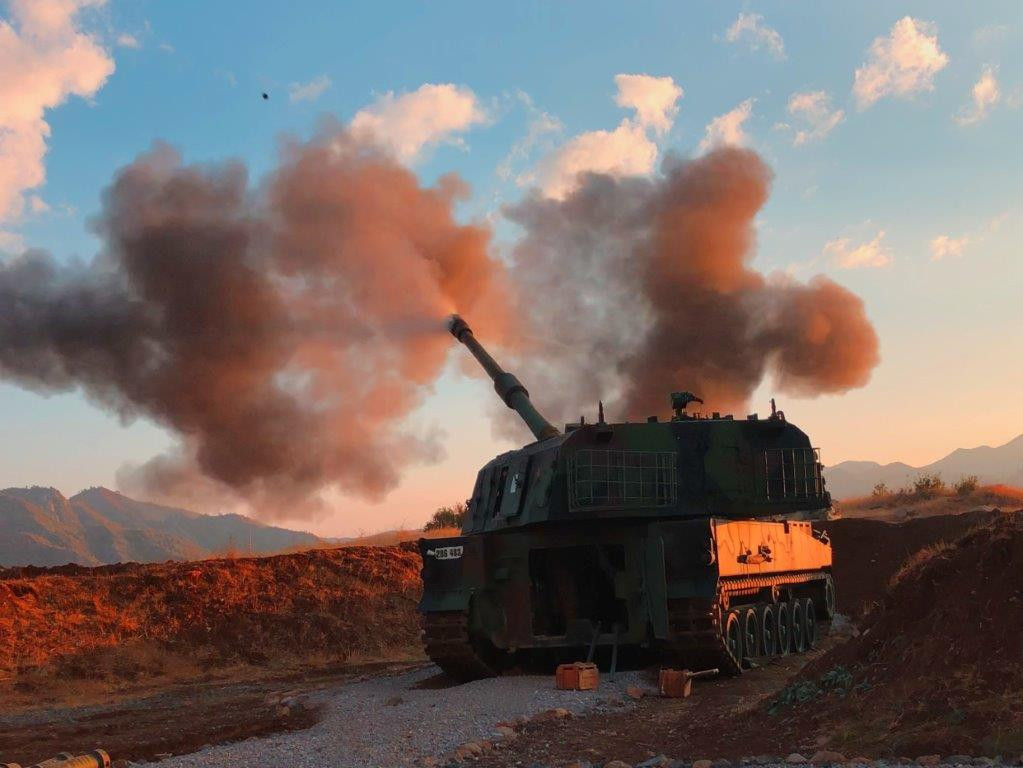 Khả năng Thổ Nhĩ Kỳ giao pháo T-155 cho Ukraine phụ thuộc vào một số yếu tố, bao gồm sự hỗ trợ chính trị từ Mỹ và sự cho phép của Hàn Quốc, vì việc sản xuất pháo được thực hiện theo giấy phép. Vấn đề này sẽ là một trong những vấn đề then chốt trong chương trình nghị sự của các cuộc đàm phán sắp tới của ông Erdogan tại Washington. (Nguồn ảnh: CNN, Avia.pro, Topwar).