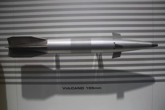 Còn trang Avia.pro của Nga cho biết, Đức có thể sẽ chuyển đạn pháo có tầm bắn tới 100 km cho Ukraine. Avia.pro dẫn nguồn từ Công ty Rheinmetall, một trong những nhà sản xuất vũ khí hàng đầu của Đức, tuyên bố mở rộng hỗ trợ quân sự cho Ukraine.