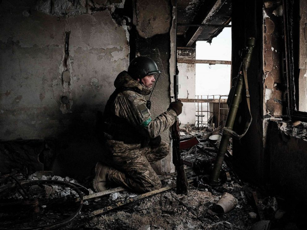 Hiện tất cả lính đánh thuê nước ngoài trong pháo đài Ivanivske đều rút chạy, còn quân phòng thủ Ukraine vẫn đang cố gắng chống cự một cách tuyệt vọng hoặc rút lui về Chasov Yar hoặc Constantinrovka trên sông Don.