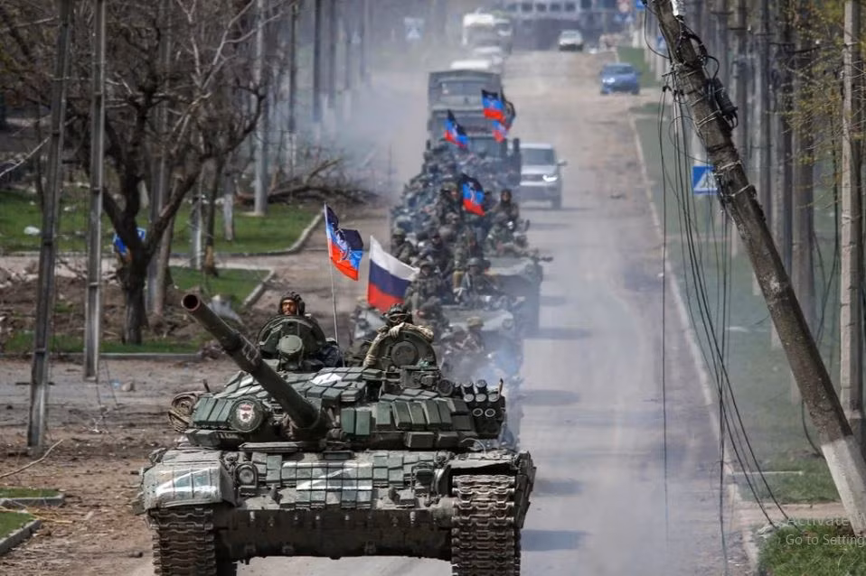 Tuy nhiên các chuyên gia của ISW vẫn tin rằng, Quân đội Nga có thể sẽ chỉ có thể tiến hành một chiến dịch tấn công quy mô lớn trên một hướng trong một thời điểm. Nga sẽ không giẫm chân vào vết xe đổ như kế hoạch phản công mùa hè của Ukraine vào năm ngoái, khi dàn trải lực lượng, nên dễ dàng bị quân Nga đánh bại.