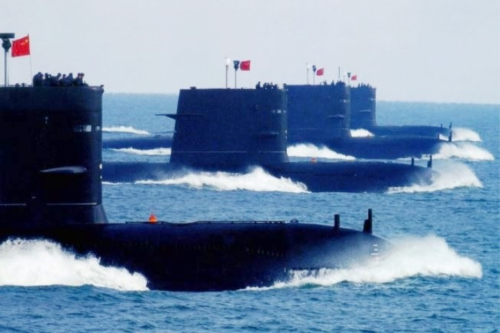 Đối với Trung Quốc, mở rộng quy mô hạm đội hải quân, là một phần của chiến lược rộng lớn hơn, nhằm thể hiện sức mạnh vượt ra ngoài khu vực lân cận của mình, đặc biệt là ở các khu vực như Ấn Độ Dương - Thái Bình Dương, nơi sự hiện diện của hải quân Mỹ trong lịch sử đã chiếm ưu thế. 