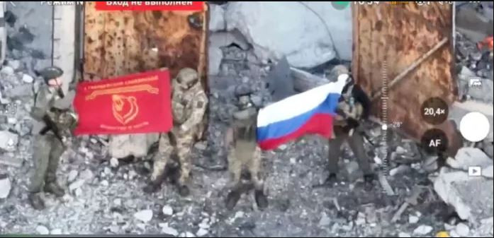 Cái giá phải trả để Quân đội Ukraine “câu giờ” trên tuyến phía tây Avdiivka là rất đắt. Có thể thấy qua video tổn thất của Quân đội Ukraine do Quân đội Nga công bố cho thấy, họ đã mất một lượng lớn vũ khí, trang bị do phương Tây cung cấp, trong đó có xe tăng Leopard 2, M1A1, xe chiến đấu bộ binh M2 Bradley, xe bọc thép bánh lốp Stryker, pháo tự hành AS-90 155mm…