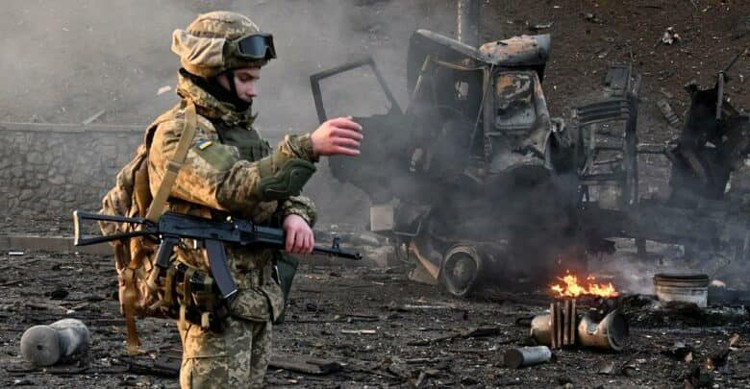 Tóm lại, cuộc xung đột Nga-Ukraine đã bước sang năm thứ ba và Ukraine đang có dấu hiệu suy thoái. Quân đội Ukraine dù cố gắng đến đâu cũng khó bù đắp được khoảng cách hỏa lực khổng lồ với Nga. Cuộc chiến này Ukraine thực sự không thể tiếp tục được nữa và NATO đã sẵn sàng chuẩn bị cho một cuộc chiến tiếp theo. Còn chiến trường chỉ trong lãnh thổ Ukraine hay toàn châu Âu, thì đó là câu hỏi chưa thể giải đáp. (Nguồn ảnh: ISW, Ukrinform, CNN, Topwar).