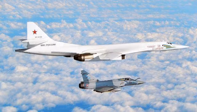 Truyền thông Mỹ chỉ ra rằng, theo hình ảnh vệ tinh, người ta đánh giá rằng các máy bay ném bom này của Nga được trang bị tên lửa hành trình phóng từ trên không Kh-101 và Kh-555 cùng các loại bom dẫn đường chính xác và bom đạn khác, sẽ tiến hành các hoạt động không kích quy mô lớn.