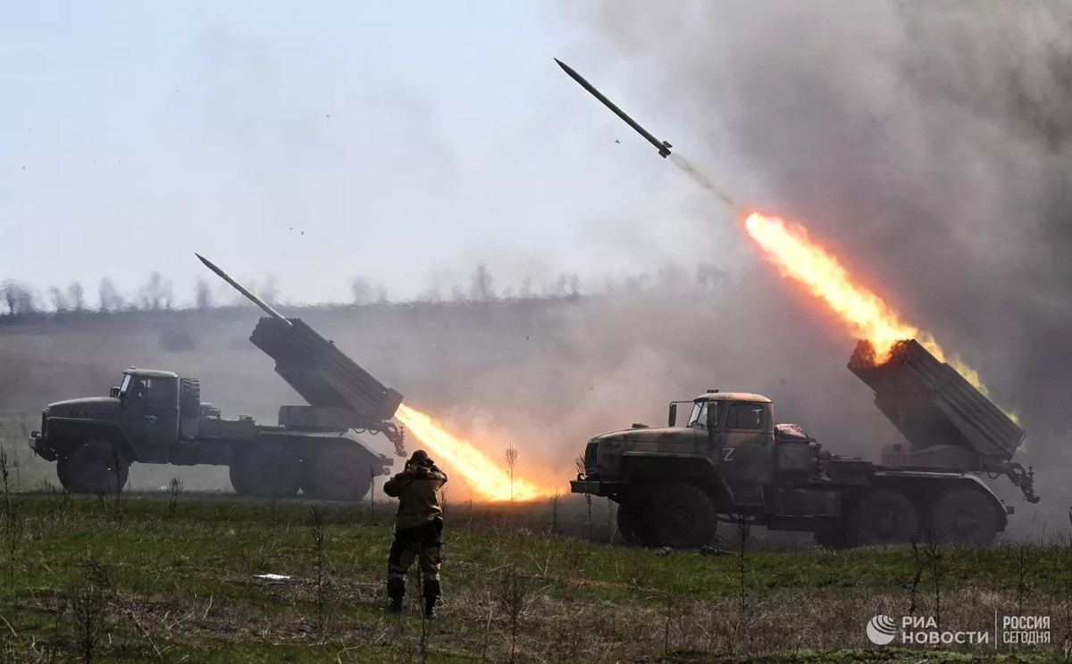 Để đạt được mật độ hỏa lực cao, thay vì dùng một tiểu đoàn pháo binh, người ta sử dụng mười hoặc thậm chí hai mươi tiểu đoàn cùng một lúc. Ngay cả đối với một mục tiêu không có công sự kiên cố, sẽ có khoảng ba trăm và đôi khi là năm trăm quả đạn được sử dụng. 