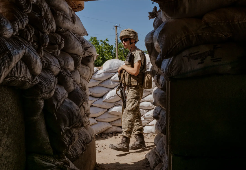 Với hệ thống công sự phòng ngự kiên cố và chắc chắn như vậy, nên việc tấn công vào các trận địa của Quân đội Ukraine hết sức nguy hiểm, khi Quân đội Ukraine đã tận dụng hệ thống công sự trận địa vững chắc liên hoàn, chống trả quyết liệt. 