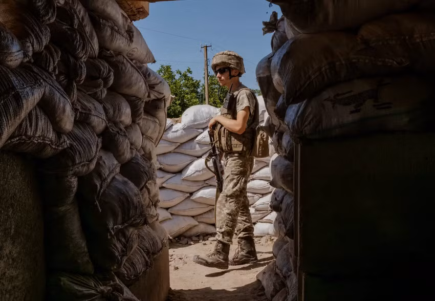 Với hệ thống công sự phòng ngự kiên cố và chắc chắn như vậy, nên việc tấn công vào các trận địa của Quân đội Ukraine hết sức nguy hiểm, khi Quân đội Ukraine đã tận dụng hệ thống công sự trận địa vững chắc liên hoàn, chống trả quyết liệt. 