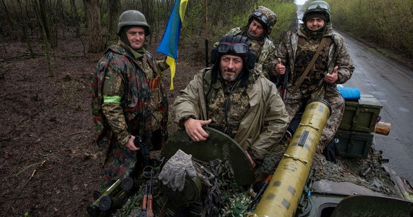 Khi đã tập trung đủ lực lượng, chúng tôi sẽ tiến hành phản công, nhưng thời cơ phản công không phải trong năm nay. Chúng tôi đang tập trung lực lượng, để tiến hành các cuộc phản công quyết định trong năm tới; hết lời dấn. 