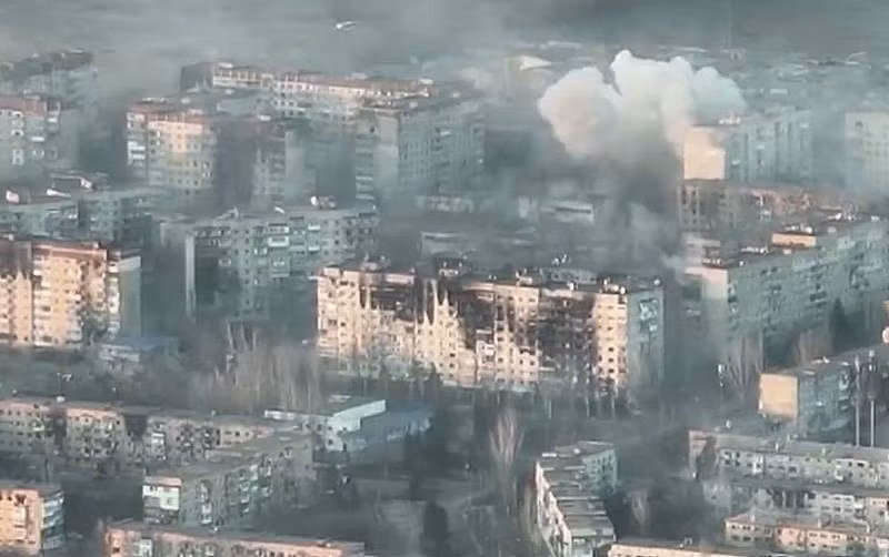 Vào ngày 11/1, Bộ Quốc phòng Nga thông báo đã đánh chiếm thành công thị trấn quan trọng Soledar, ở đây chỉ còn lại một số quân Ukraine còn sót lại. Mặc dù phía Ukraine nhấn mạnh rằng, giao tranh vẫn đang diễn ra, nhưng không thể phủ nhận rằng, quân đội Nga chiếm ưu thế trong khu vực. 