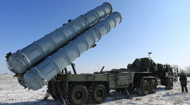 Ấn Độ đã chọn S-400 của Nga thay vì Patriot PAC-3 của Mỹ. Do sự thiếu minh bạch trong các vấn đề quốc phòng của Ấn Độ, nên nhiều chuyên gia quốc phòng không biết tại sao nước này lại đưa ra lựa chọn như vậy?