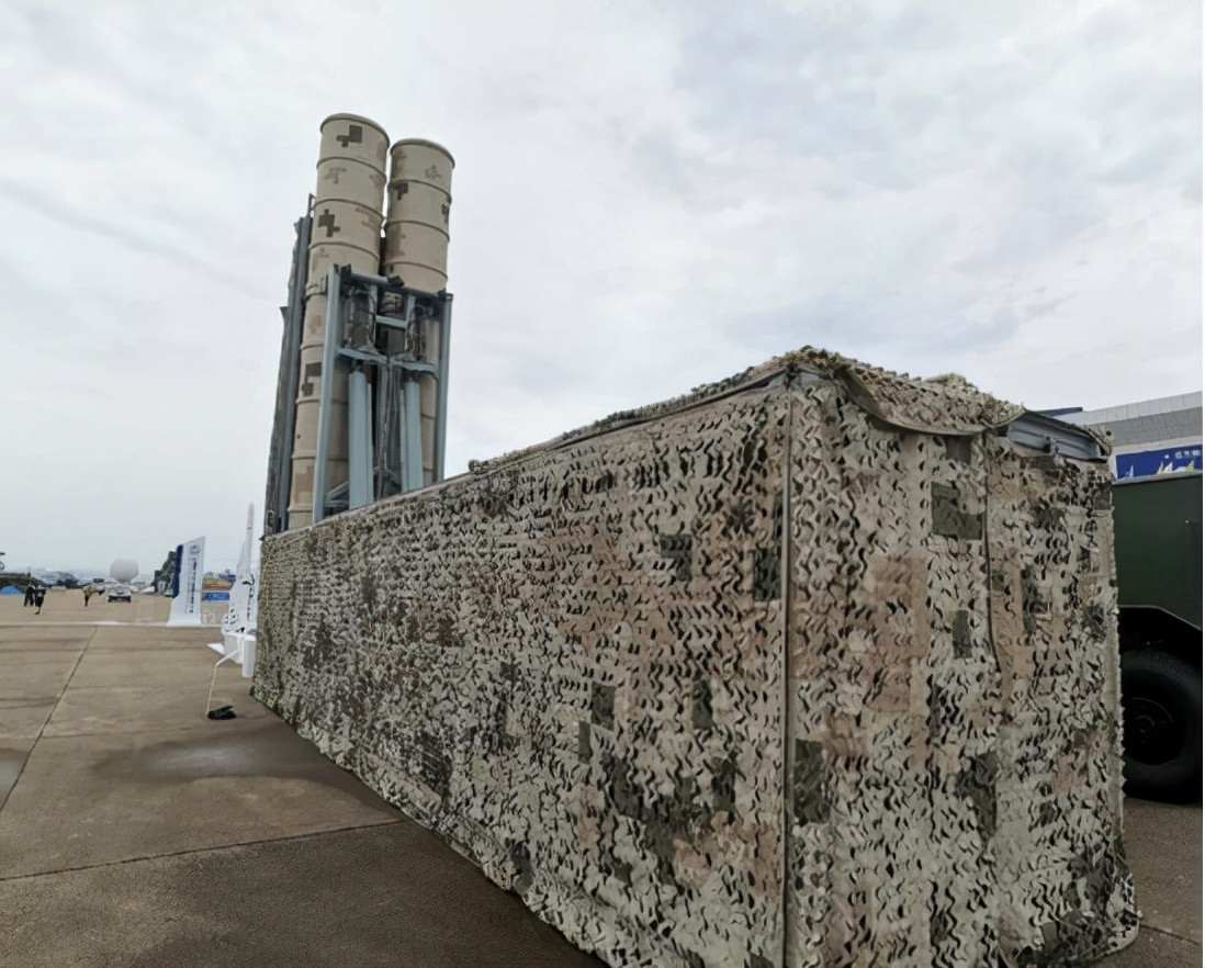 Thoạt nhìn, có vẻ như một hệ thống tên lửa chiến thuật đa năng, có tầm bắn lên tới 290 km, có thể tấn công cả mục tiêu trên không và mặt đất và có cả phiên bản “container”; sẽ có một thị trường “đầy hứa hẹn”, khi có nhiều khách mua.