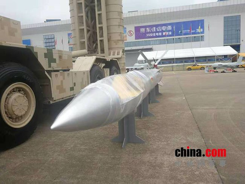 Thực chất, bên trong các ống phóng của WS-600L không phải là các tên lửa phòng không mà là loại tên lửa chiến dịch - chiến thuật trang bị đầu tự dẫn radar, để tấn công các mục tiêu trên biển và trên đất liền.