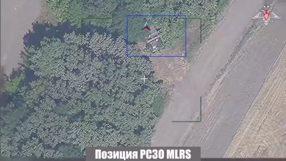 Còn ấn phẩm Newsweek của Mỹ dẫn nguồn tin viết rằng, chính quyền Joe Biden cực kỳ không hài lòng với quyết định của ông Trump, ngăn chặn các cuộc tấn công ATACMS vào lãnh thổ Nga. Tuy nhiên, ông Biden không thể làm được gì nữa, khi toàn bộ chính quyền của ông sẽ bị bãi nhiệm, bao gồm cả những cố vấn thân cận đưa ra quyết định “chọc tức” Moscow.