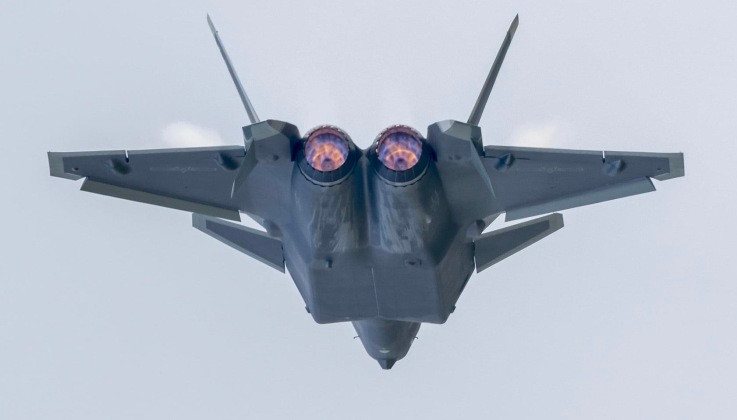 Phát ngôn của Phó thiết kế chương trình J-20 như càng được khẳng định thêm, khi tại Triển lãm Hàng không Chu Hải, đã chứng kiến biến thể J-20A được trang bị động cơ WS-10C mới do Trung Quốc phát triển và sản xuất; cùng một số nâng cấp về hệ thống điện tử hàng không, và sau khi biến thể J-20B có tính năng cao hơn , đã được đưa vào sản xuất vào tháng 7/2020.