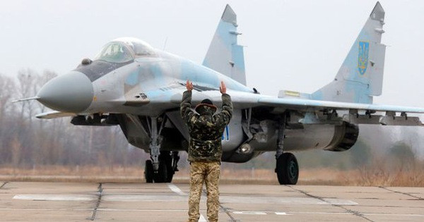 Không quân Ukraine mới đây đã tuyên bố rằng, 20 chiếc chiến đấu cơ MiG-29 đã được khôi phục lại. Đây là chiến đấu cơ đa năng, được sản xuất dưới thời Liên Xô, nhưng chuyên về đánh chặn hơn; nếu đúng như vậy, khả năng phòng không của Ukraine sẽ được cải thiện.