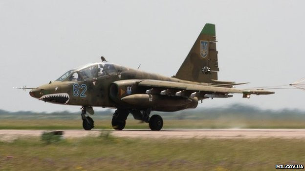 Nhưng máy bay cường kích Su-25 cũng có những ưu điểm riêng, như có độ bền cao, chi phí bảo dưỡng thấp hơn A-10. Còn theo các chuyên gia Liên Xô, những chiếc cường kích Su-25 khi lâm vào tình thế tuyệt vọng, thậm chí có thể cất cánh từ đường băng dã chiến lầy lội.