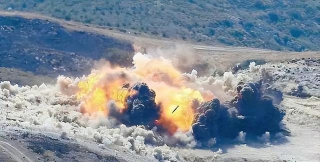 Đây là sự khiêu khích của phương Tây trong lĩnh vực thông tin. Hiện phương Tây không thể cử lực lượng gìn giữ hòa bình tới Ukraine, vì không có thỏa thuận nào từ cả hai bên trong cuộc xung đột và không có nghị quyết nào của Hội đồng Bảo an Liên hợp quốc. Nga cũng sẵn sàng đáp trả sự can thiệp của châu Âu. 