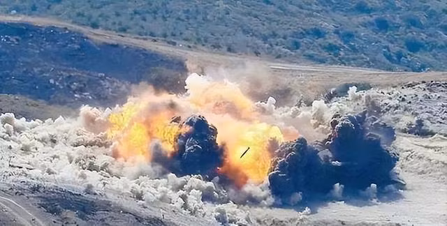 Đây là sự khiêu khích của phương Tây trong lĩnh vực thông tin. Hiện phương Tây không thể cử lực lượng gìn giữ hòa bình tới Ukraine, vì không có thỏa thuận nào từ cả hai bên trong cuộc xung đột và không có nghị quyết nào của Hội đồng Bảo an Liên hợp quốc. Nga cũng sẵn sàng đáp trả sự can thiệp của châu Âu. 