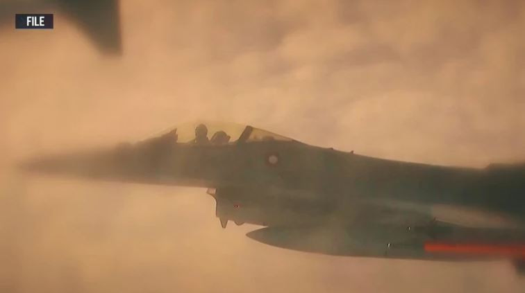 Bằng cách bắn hạ máy bay chiến đấu F-16 và phá hủy các thiết bị đầu cuối Starlink, Nga đang nỗ lực phá vỡ hệ thống chiến đấu của Mỹ và phương Tây. Hãng tin Nga RIA Novosti ngày 26/12 đưa tin, ông Rogov, đồng chủ tịch Ủy ban điều phối hội nhập khu vực mới của Nga, cho biết, lực lượng phòng không Nga đã bắn hạ một máy bay chiến đấu F-16 của Ukraine, khi đang tiến hành không kích ở Zaporozhye.