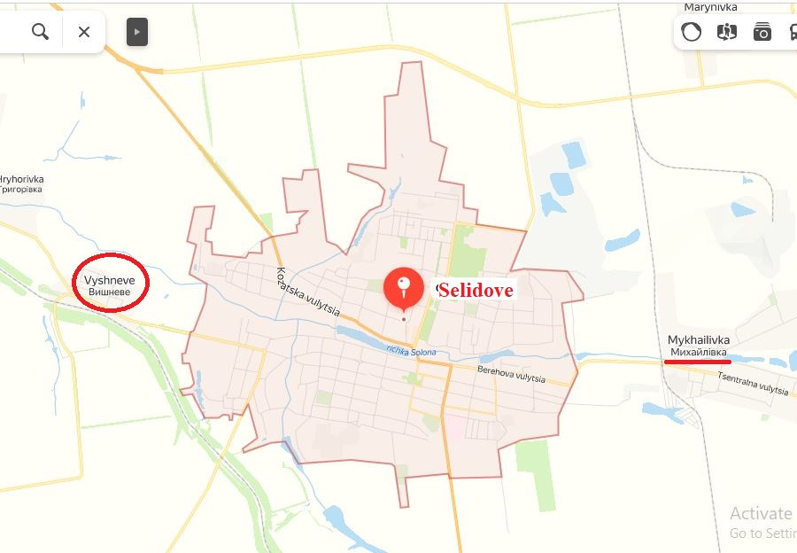 Các trận chiến tiến công vào làng Vishnevoye bắt đầu vào ngày 20/10, khi quân Nga cố gắng bao vây Selidovo từ ba phía. Ngôi làng nằm ở phía tây thị trấn Selidovo, tiếp giáp với sông Solenaya. Việc thiết lập quyền kiểm soát làng Vishnev, giúp quân Nga có thể kiểm soát con đường duy nhất, đi từ Selidovo đến Pokrovsk bằng hỏa lực.