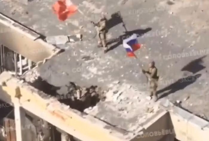 Trước khi Glib tự sát, tiểu đoàn của anh ta đã chạy trốn khỏi vị trí gần thị trấn quan trọng Ugledar ở phía nam Donbass, mà không nhận được lệnh rút lui. Nhà báo Quân đội Ukraine Volodymyr Boyko nói rằng, điều này đã dẫn đến sự thất thủ của Ugledar. Vào ngày 3/10, Bộ Quốc phòng Nga thông báo, Quân đội Nga đã nắm quyền kiểm soát hoàn toàn Ugledar.