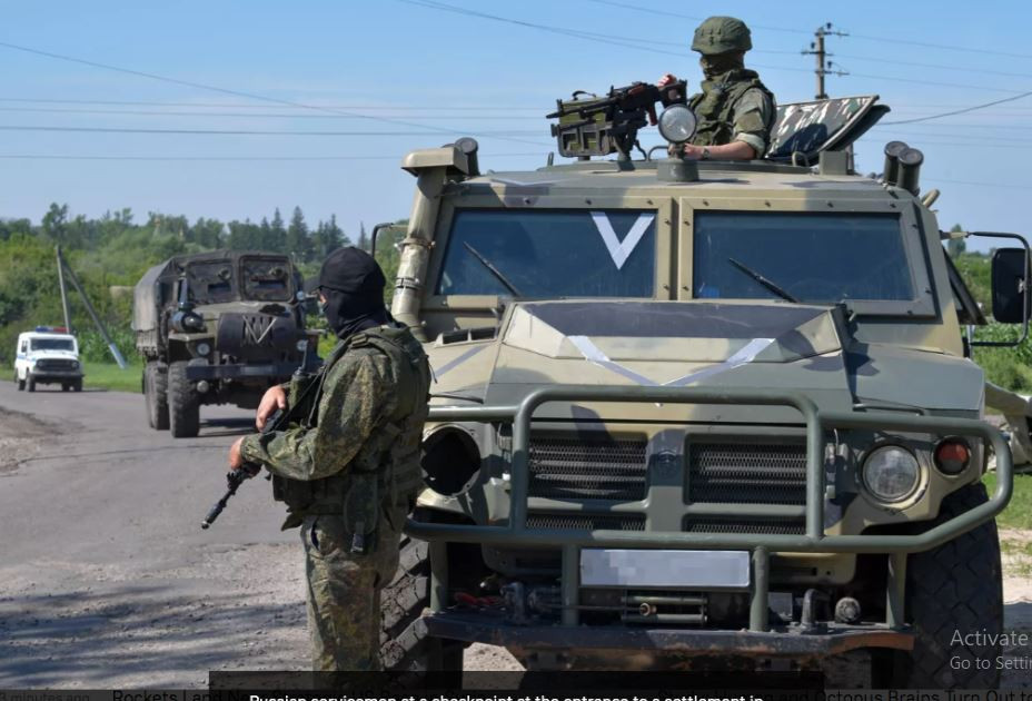 Về hướng chiến dịch trung tâm Donetsk, dự kiến, Quân đội Nga sẽ tiếp tục thực hiện đột phá chiến thuật dọc theo thị trấn New York từ bên sườn và thẳng vào thành phố Toretsk; đồng thời giữ lại một lượng lực lượng dự bị nhất định cho một số hướng chiến thuật khác, có thể là Zaporozhye hoặc khu vực giữa Kharkov và Lugansk. 