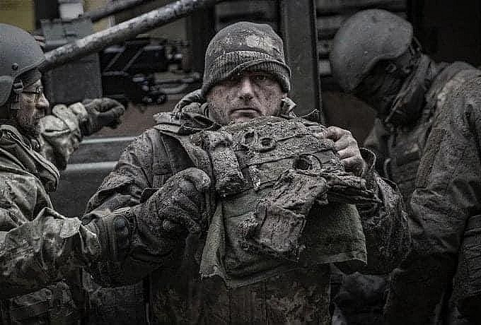 Deep State cho biết, vào khoảng 14 giờ chiều ngày 24/7, một số trạm quan sát của tiểu đoàn 1 và 3 thuộc Lữ đoàn 31 bị bao vây hoàn toàn ở phía bắc làng Progress. Chỉ huy Lữ đoàn 31 không ra lệnh rút lui, nên những người lính ở khu vực đó đã tự ý rời bỏ vị trí chiến đấu. Theo thông tin, có hai tiểu đoàn của Lữ đoàn 31 đã rút chạy khỏi vòng vây ở làng Progress. 